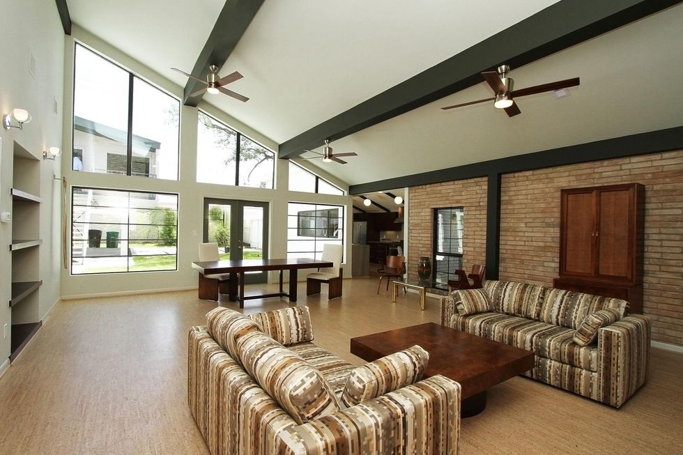 2 On the Market 9231 Fordshire after pics September 2014 living room