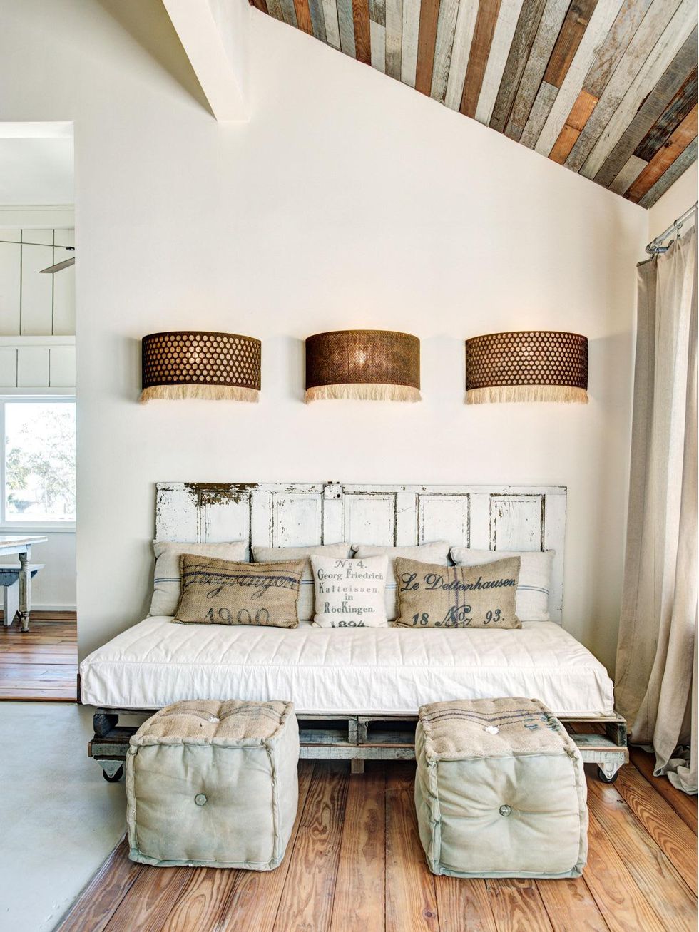 2 The Vintage Round Top house March 2014