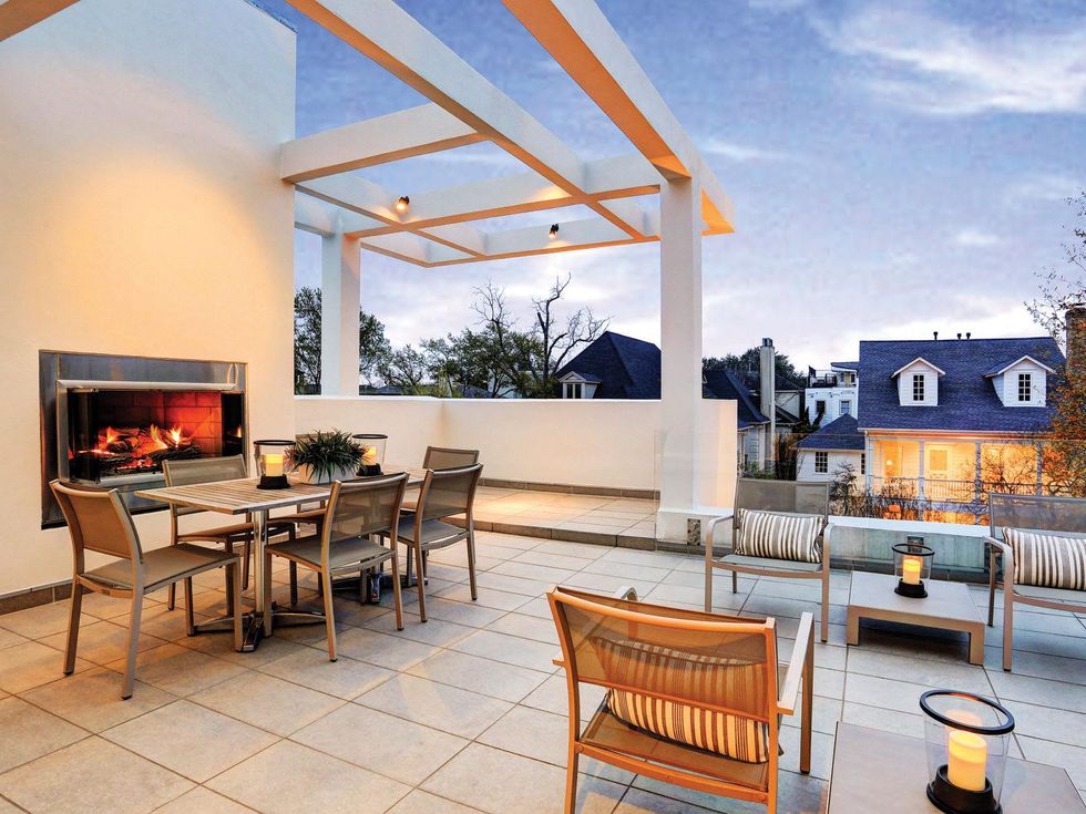 20 On the Market 2212 Salisbury St. River Oaks April 2015 rooftop terrace