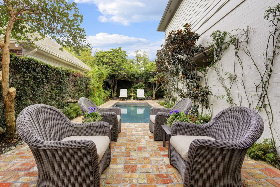 20 On the Market 6545 Brompton Road February 2015