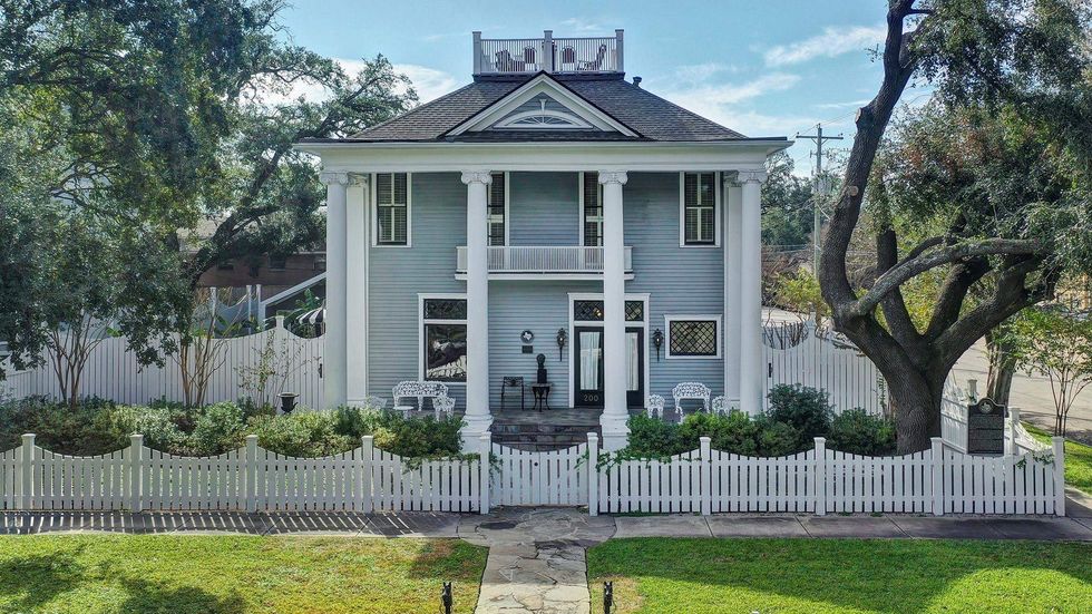 200 Westmoreland exterior