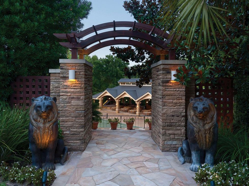 21 On the Market 3940 Inverness Drive February 2014