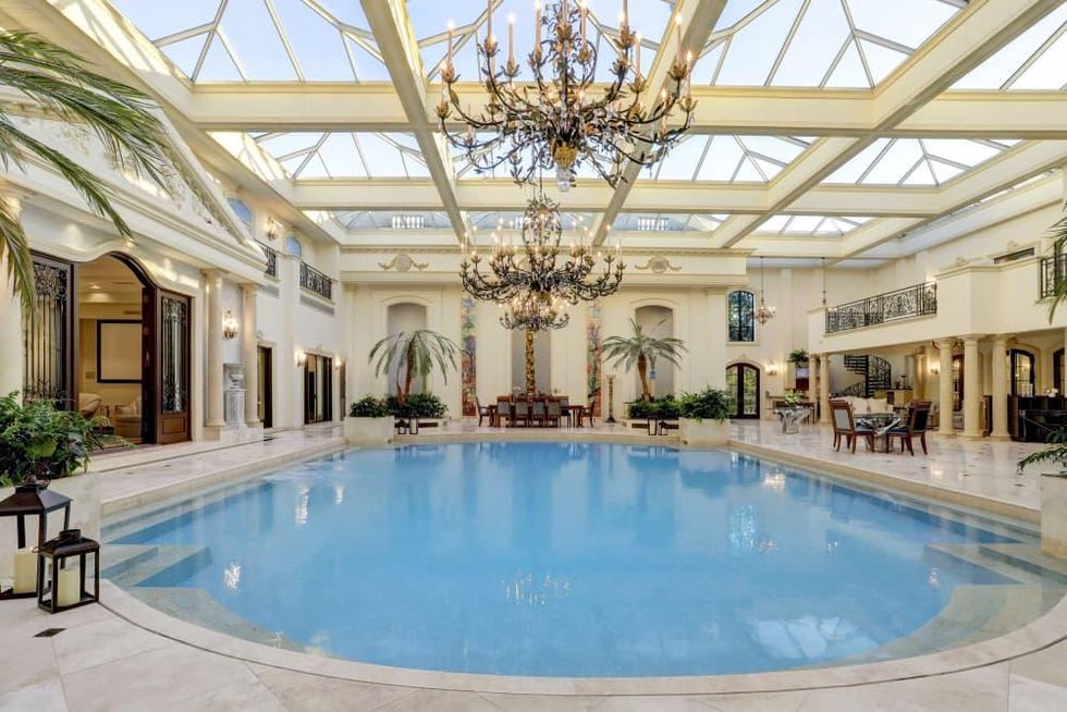 2115 River Oaks Blvd.