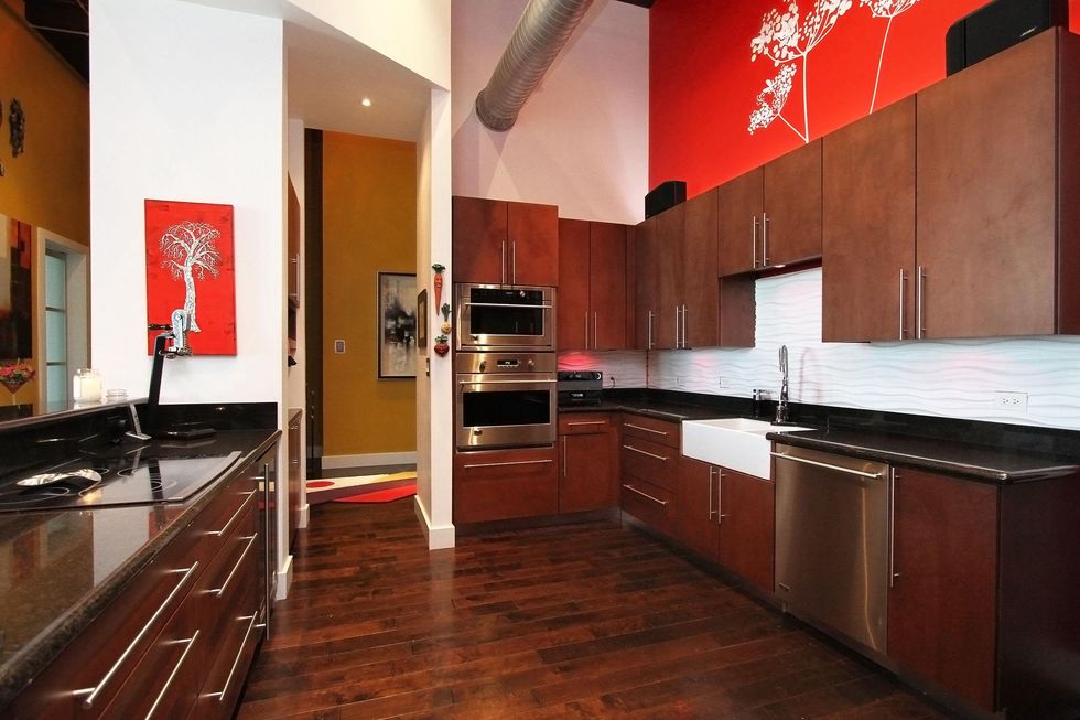 22 On the Market Bagby 2000 Unit 15400 March 201