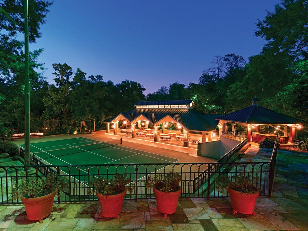 23 On the Market 3940 Inverness Drive February 2014