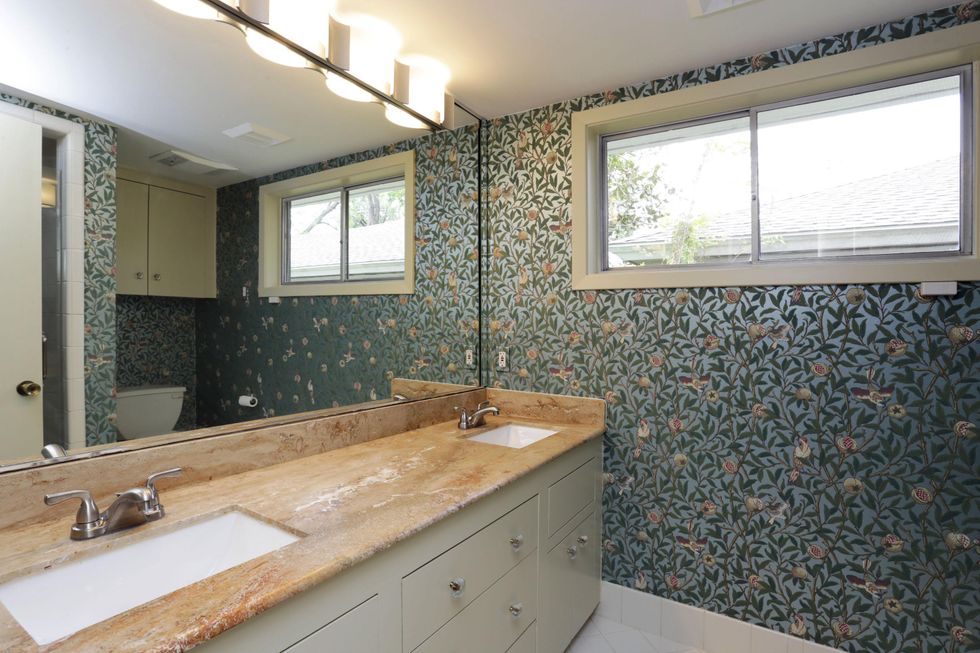 23 On the Market 5102 Jackwood St. April 2014 master bath