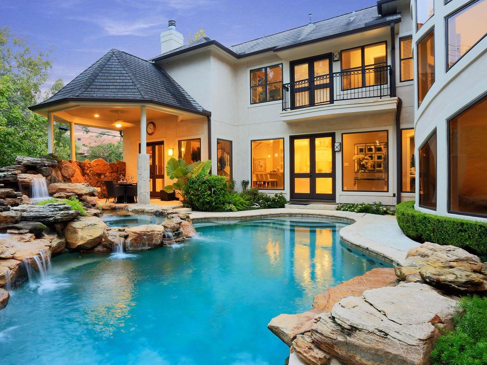 23 On the Market 7 Saddlewood Estates December 2013