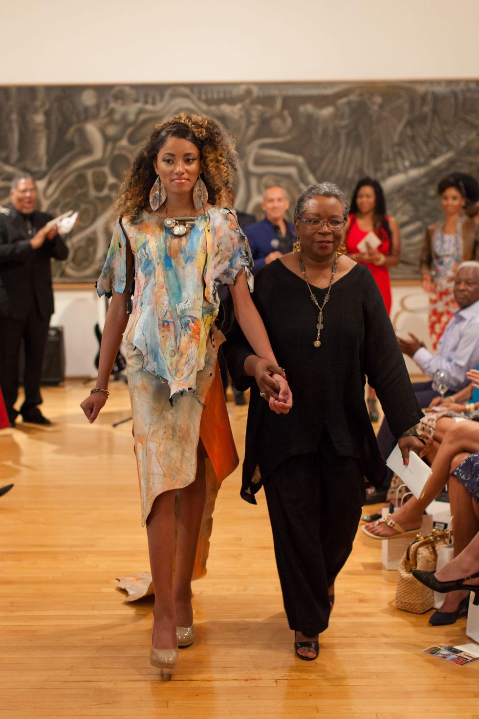237 model E'Lexus Thomson, left, and designer Linda Morgan Sodders at For the Sake of Art June 2014