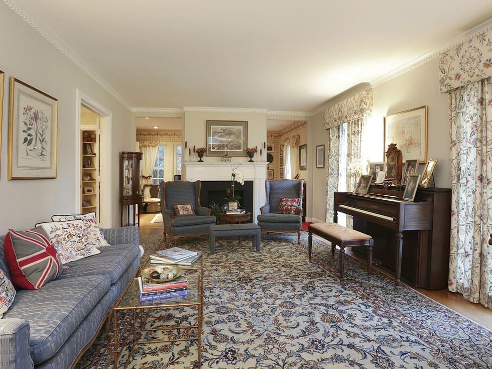 2424 Locke Lane in Houston house for sale living room