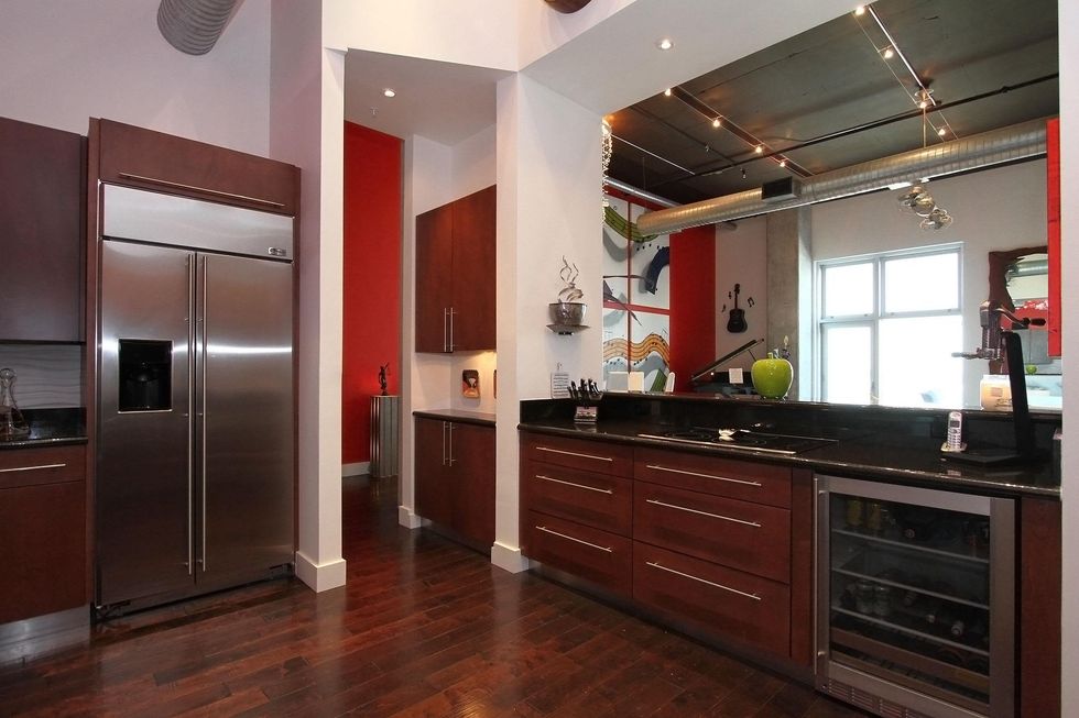 25 On the Market Bagby 2000 Unit 15400 March 2014