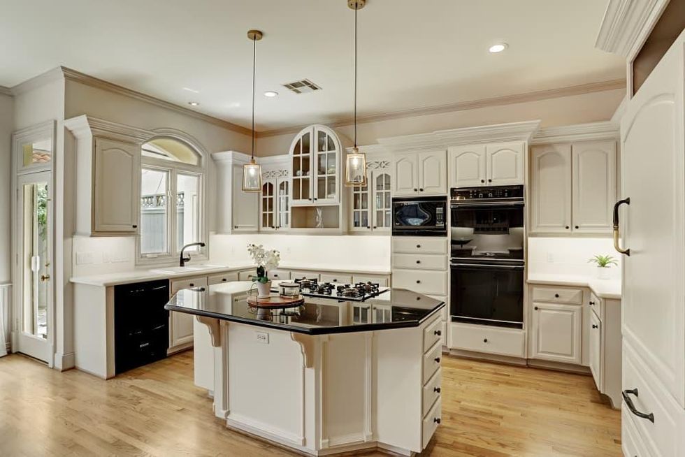 Glendower Court Beautifully gracious living in a central location