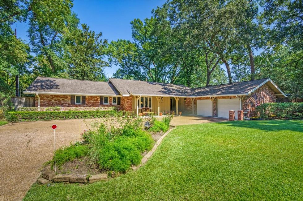 255 Chimney Rock Houston house