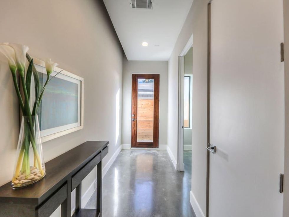 2612 Westgate OTM hallway