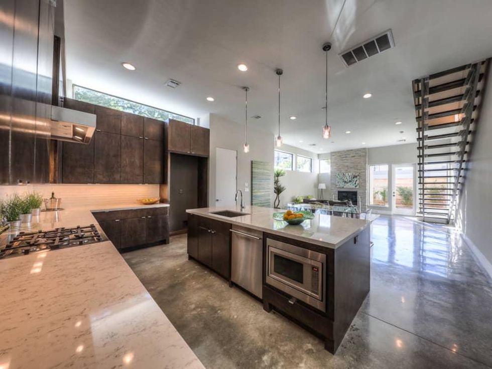 2612 Westgate OTM kitchen living room