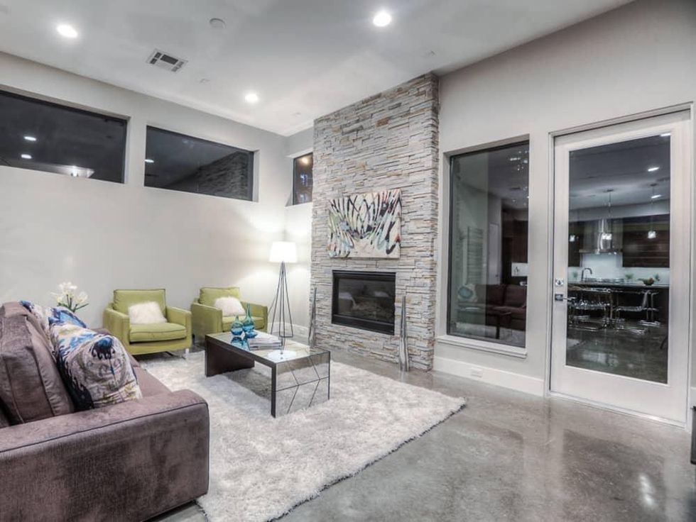 2612 Westgate OTM living room