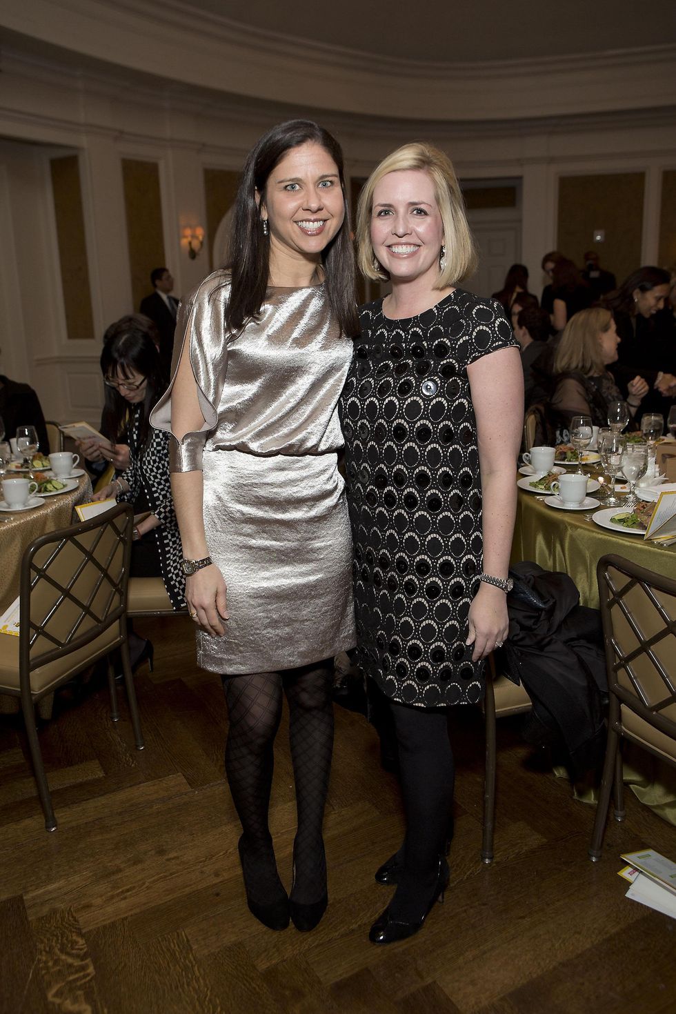 269 Nellie Connally, left, and Kristen Olson Lyons at the Great Grown-Up Spelling Bee January 2015