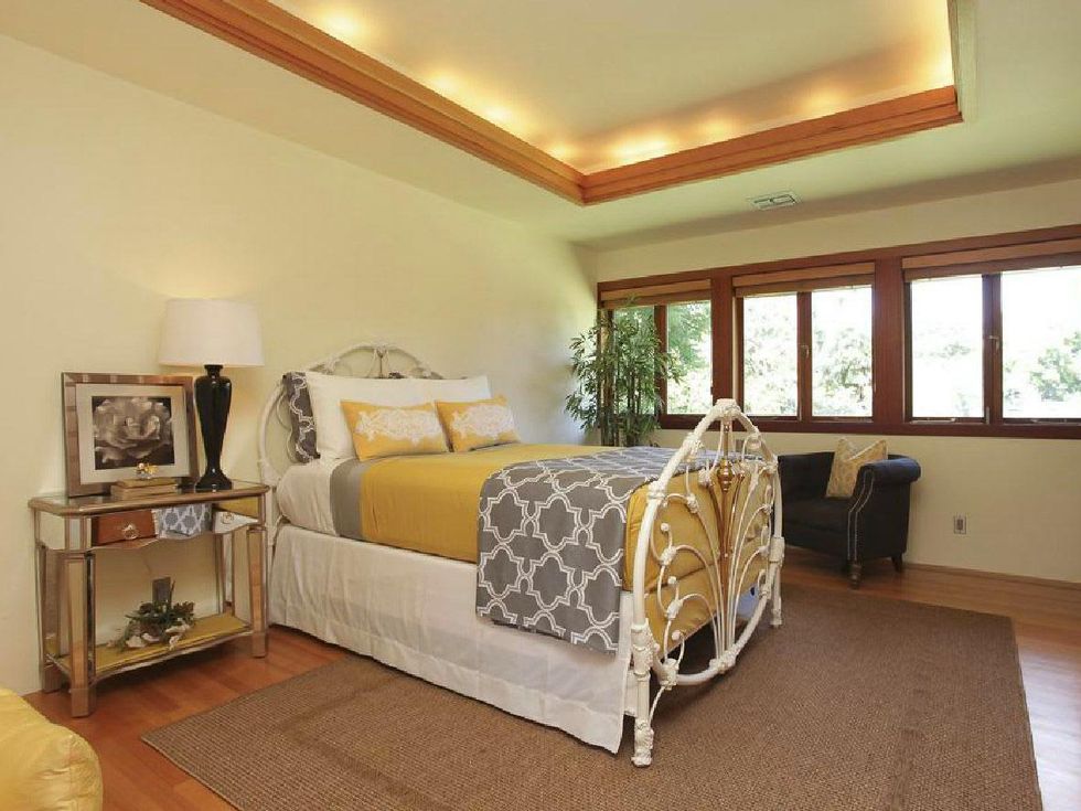 27 Shelby On the Market 5477 Doliver Drive July 2013 guest bedroom