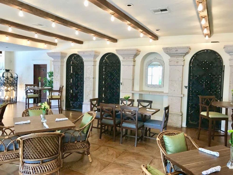 2840 Dukessa dining room