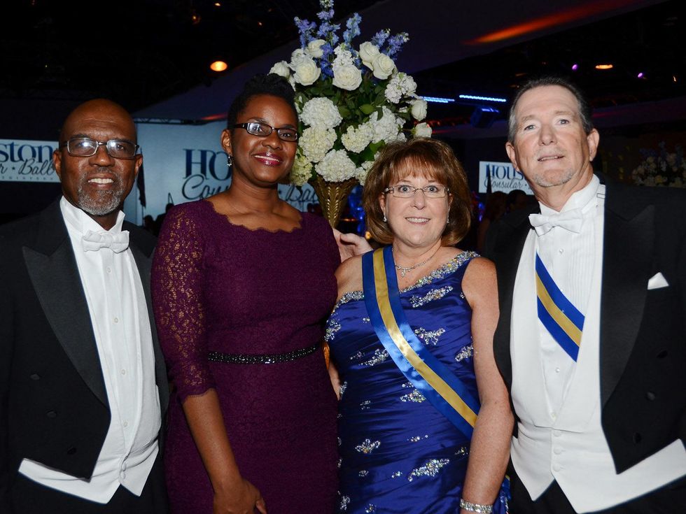 290 Dr. Loius Browne, from left, Natalie Young and Cathy and Kirk Wardlaw at the Consular Ball October 2013