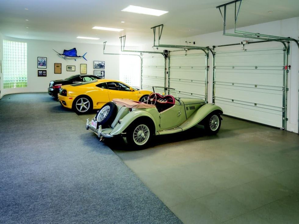 2930 Lazy Lane 4-car garage