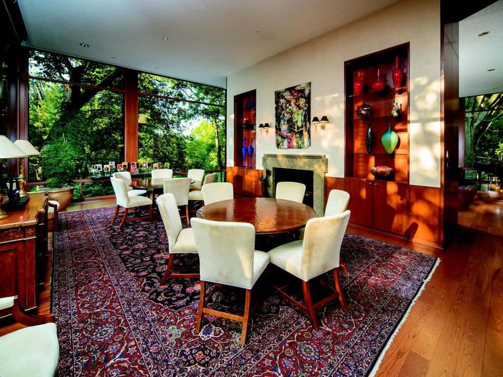 2930 Lazy Lane dining room