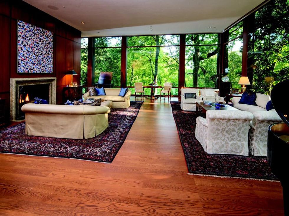 2930 Lazy Lane living room