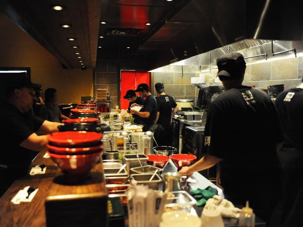 3 Jinya Ramen October 2014 bar and kitchen