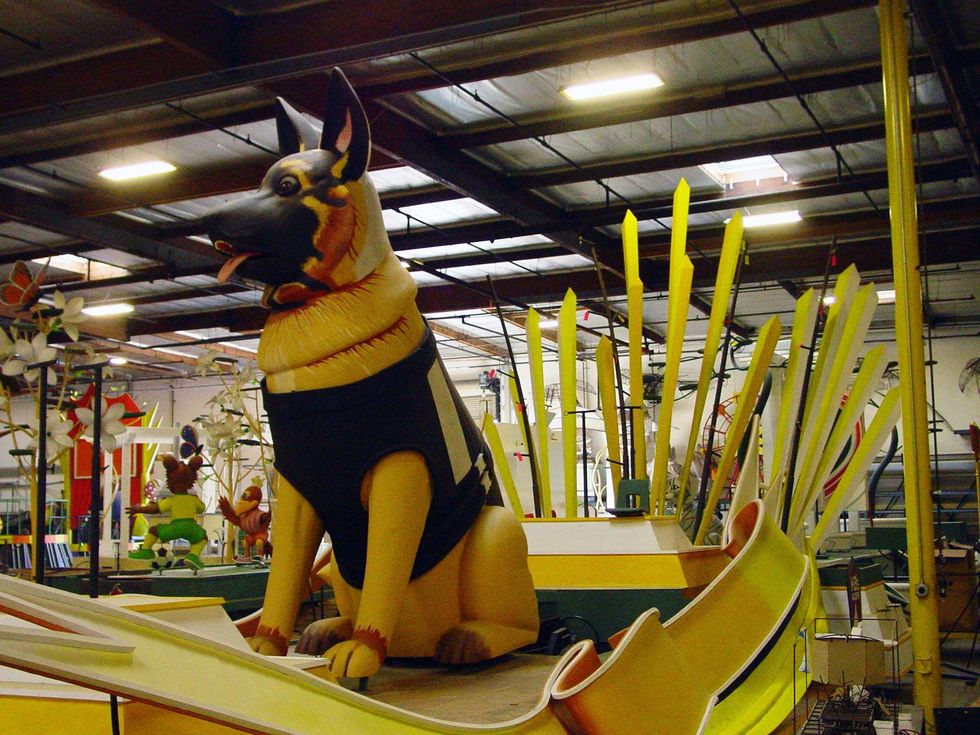 3 K9s4COPS Rose Bowl float December 2013