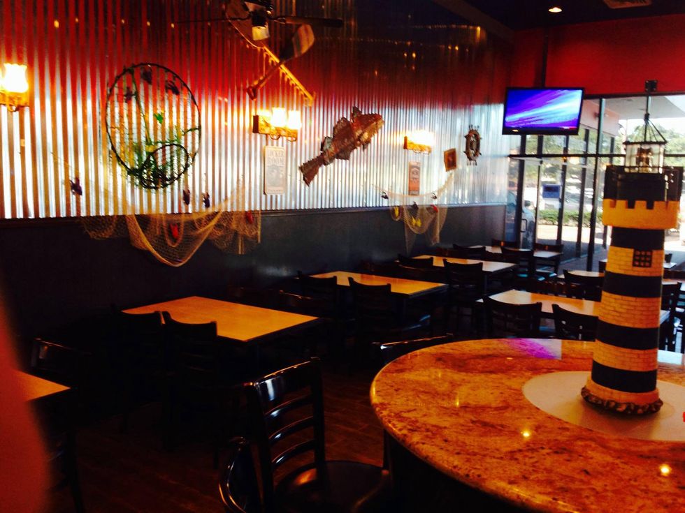 3 La Crawfish at Greenway Plaza January 2014 interior