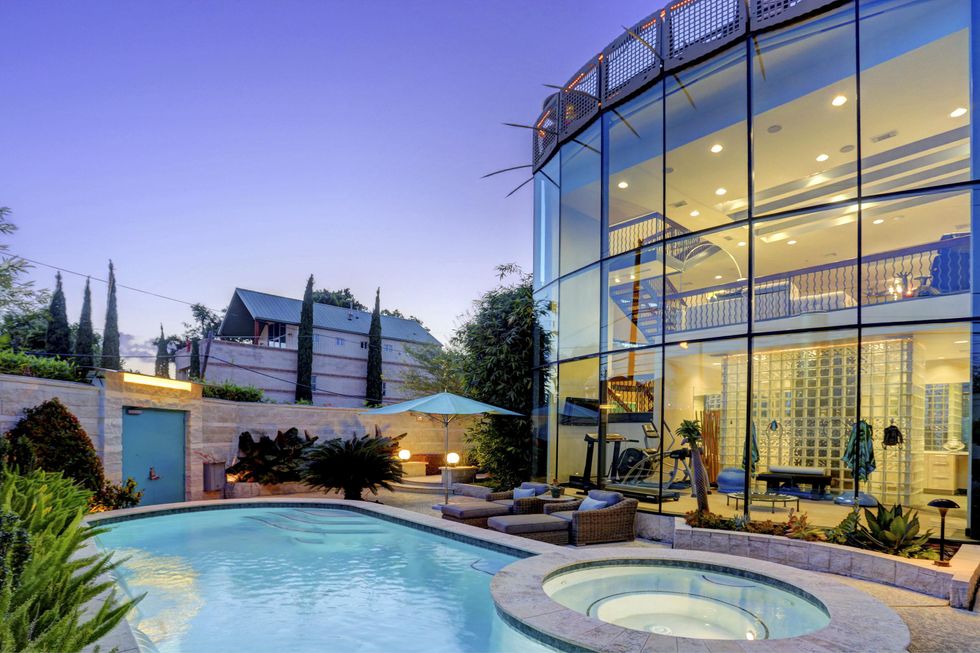 3 On the Market 1322 Dart July 2014