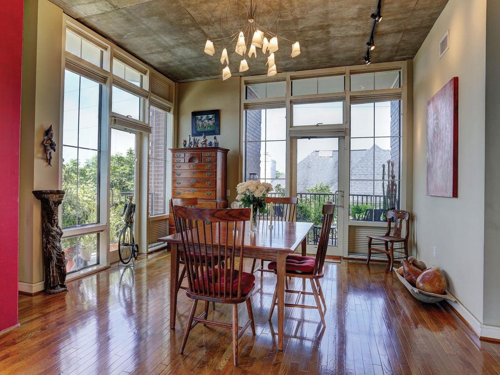 3 On the Market 1616 Fountain View No. 310 August 2014