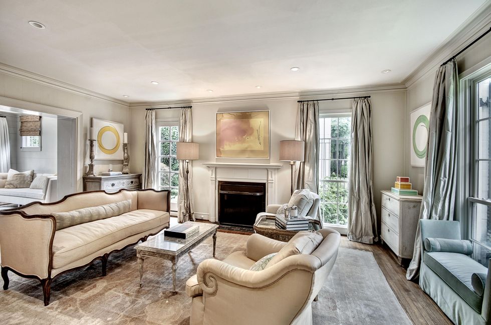 3 On the Market 2107 Looscan September 2014 living