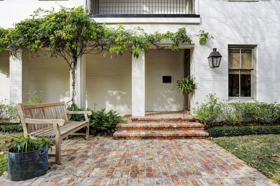 3 On the Market 6545 Brompton Road February 2015