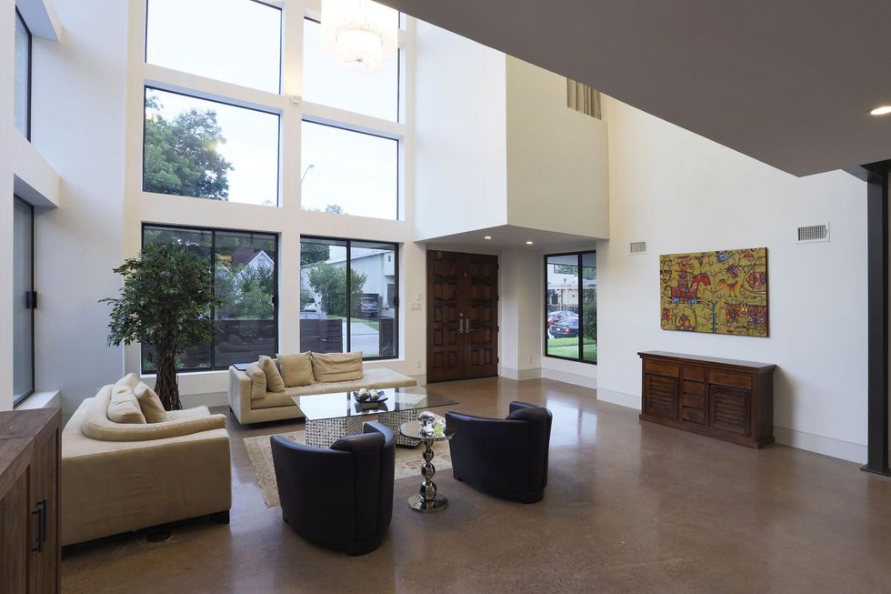 3 On the Market 734 E. 8th St. Houston Heights March 2015