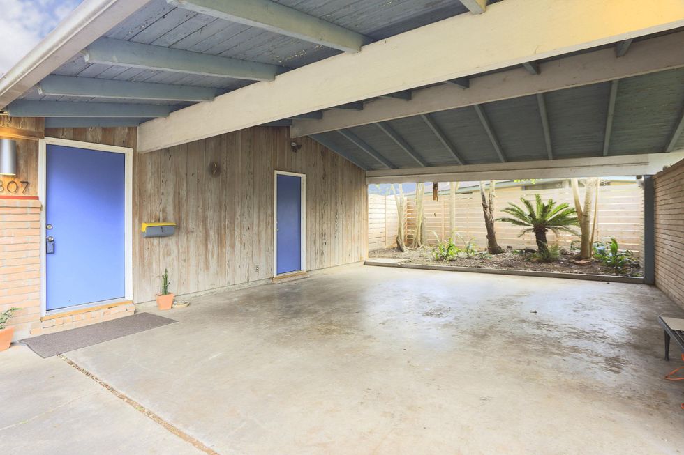 3 On the Market 9307 McAvoy March 2014