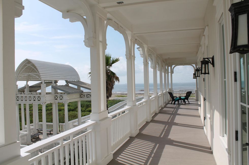 30 On the Market 1609 Seaside Galveston December 2013