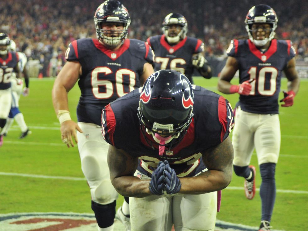 31 Texans vs. Colts October 2014 first half 2 Texans 23 bow