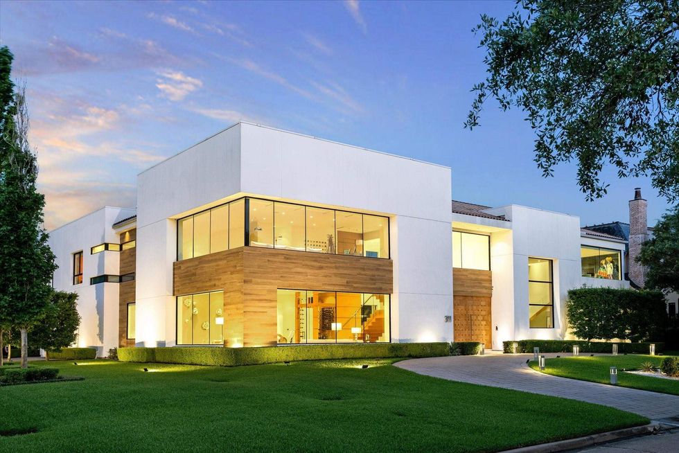 311 Brown Saddle St. exterior