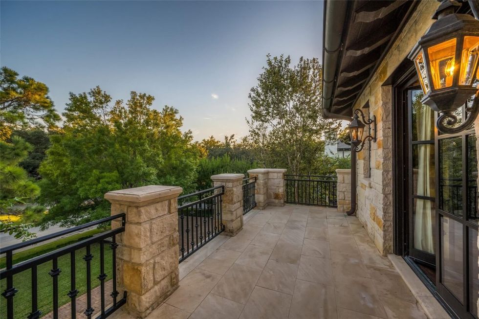 3244 Chevy Chase Drive