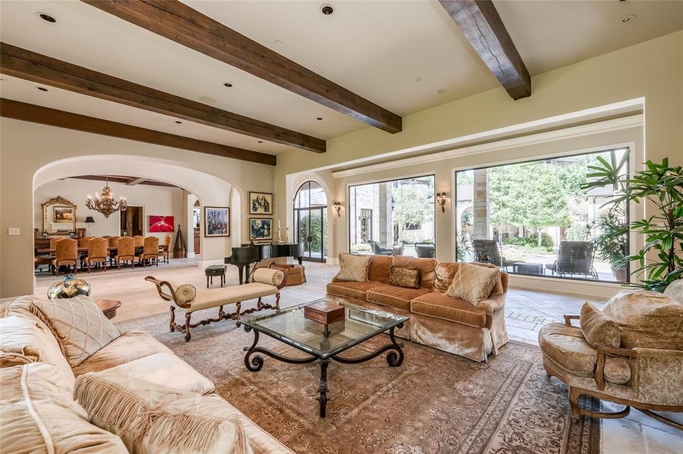 3244 Chevy Chase Drive