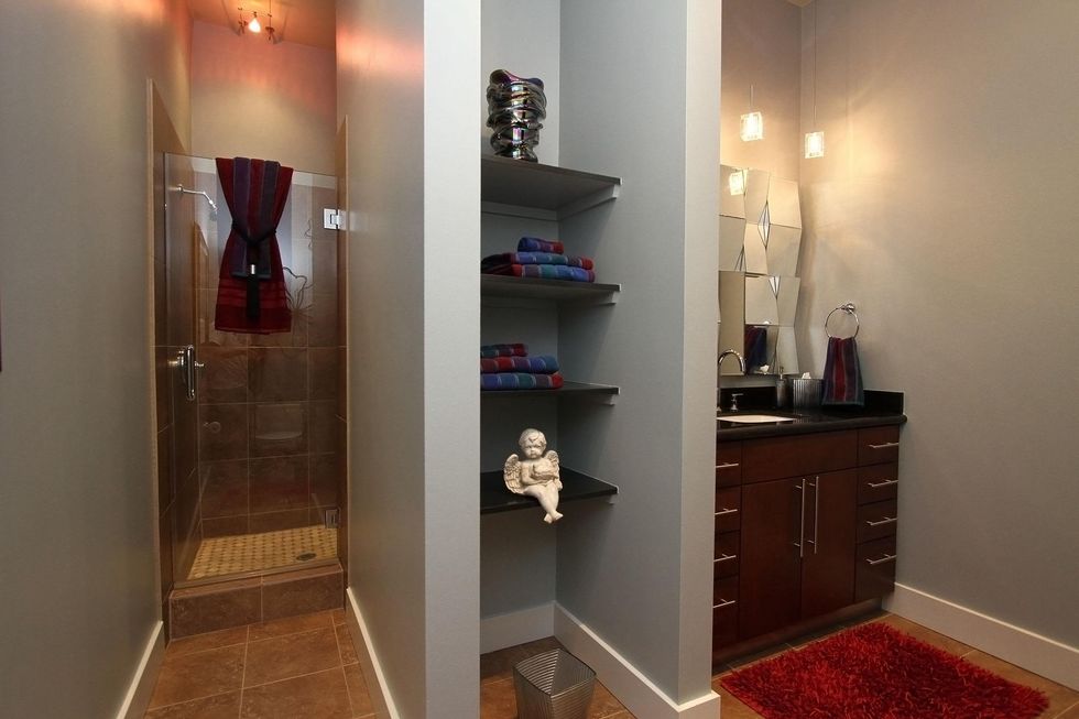 33 On the Market Bagby 2000 Unit 15400 March 2014