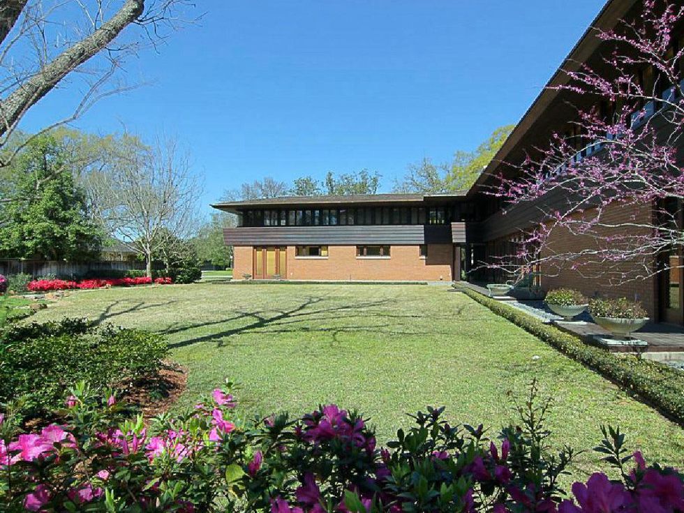 33 Shelby On the Market 5477 Doliver Drive July 2013 back yard