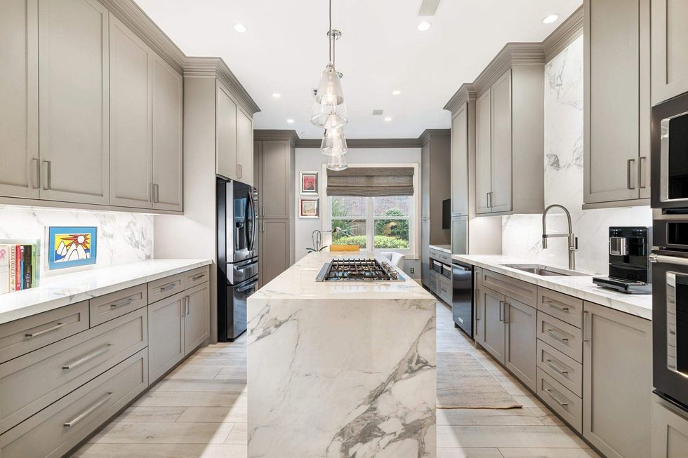 38 Hackberry Lane kitchen