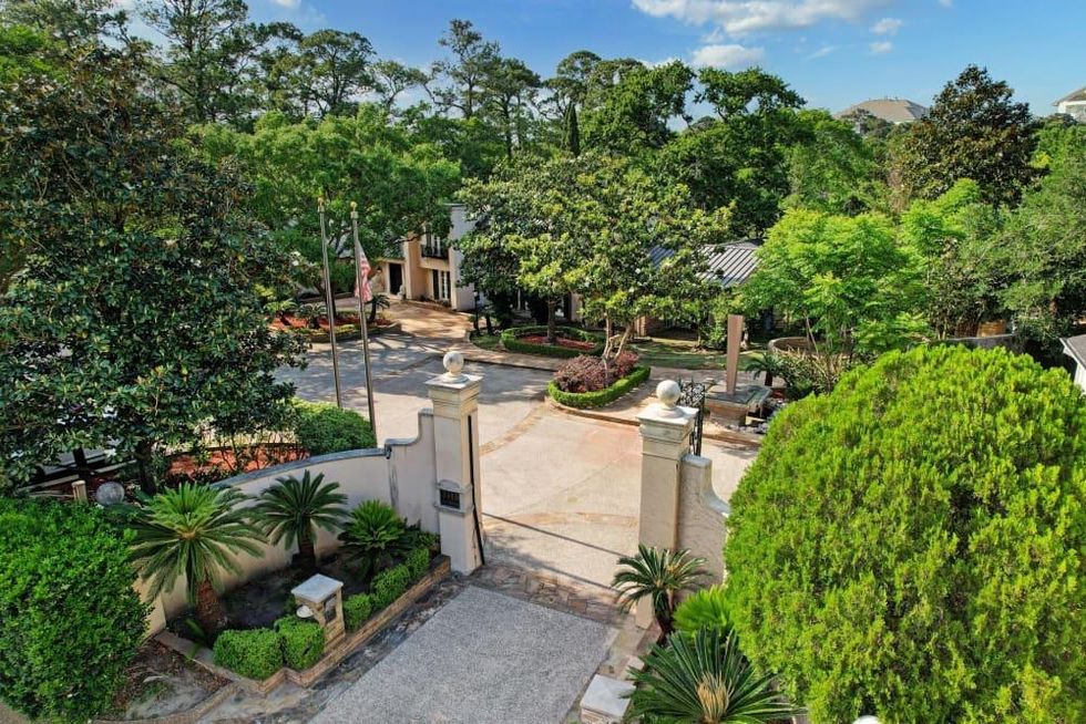 3940 Inverness Dr. River Oaks for sale