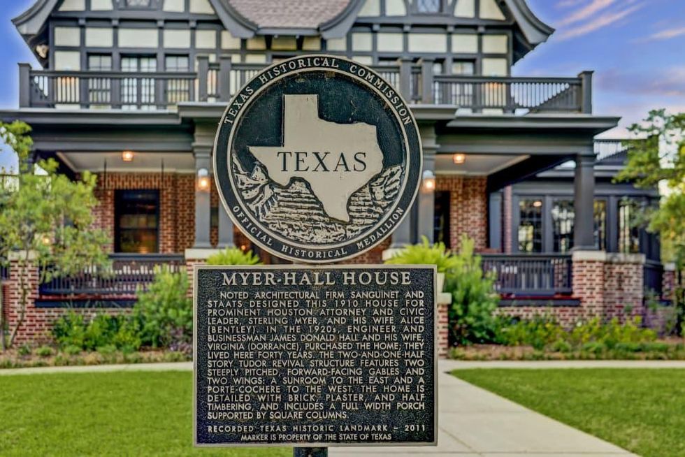 4 Courtlandt Place Houston Montrose