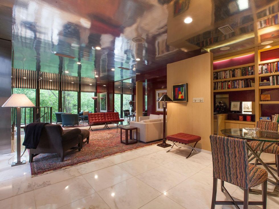 4 On the Market 10 S. Briar Hollow Lane No. 26 June 2014