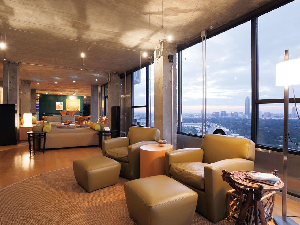 4 On the Market 14 Greenway No. Ph 28e November 2014 den to living room