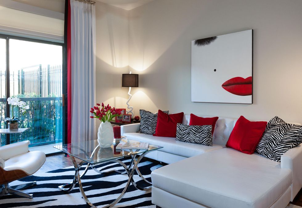 4 On the Market 2900 W. Dallas St. February 2014