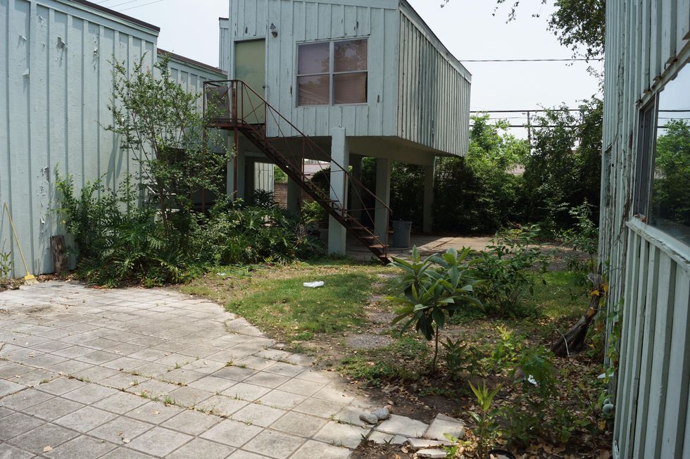 4 On the Market 9231 Fordshire before pics September 2014 back of house