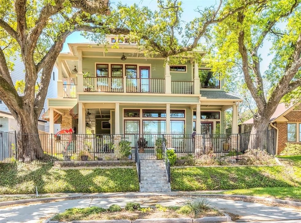 450 Creekside Ct Houston house for sale